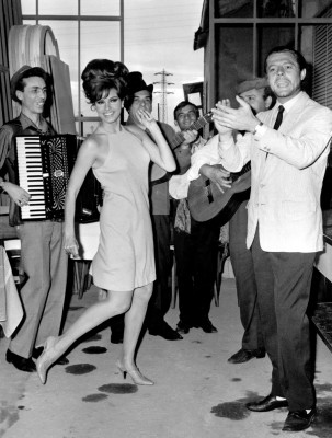 Raquel Welch pic #243087