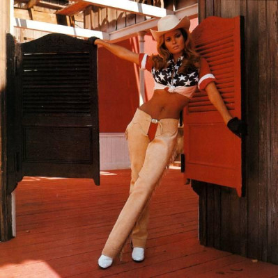 Raquel Welch pic #100772