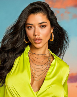 Rayanne Bitancourt for Rainbow Shops  by Thanis Maretis