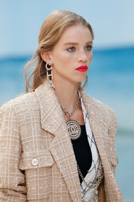 Rebecca Longendyke - Chanel Spring/Summer 2019 Fashion Show in Paris