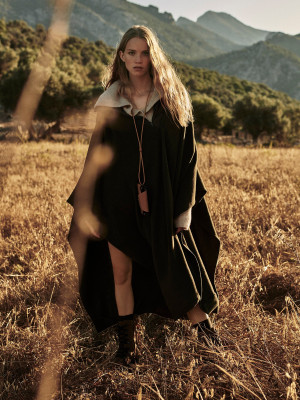 Rebecca Longendyke - Massimo Dutti Fall/Winter 2021