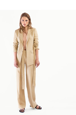 Rebecca Longendyke - Massimo Dutti