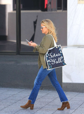 Reese Witherspoon – Heads to a meeting in Beverly Hills