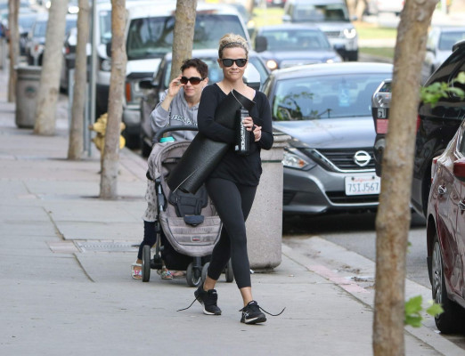 Reese Witherspoon in Tights – Los Angeles 