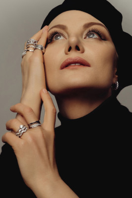Рената Литвинова для Vogue // 2021