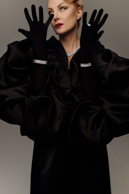 Рената Литвинова для Vogue // 2021
