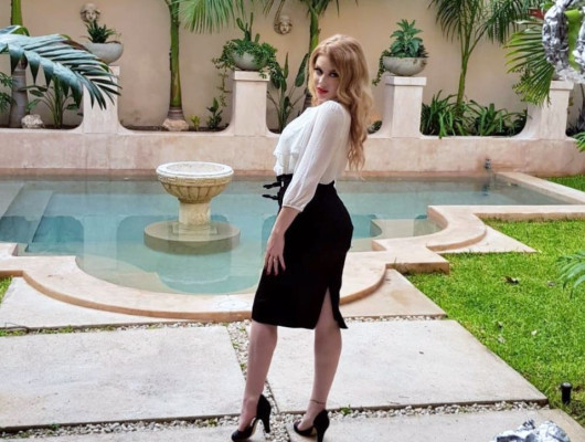 Renee Olstead for Vintage Diva Clothing, May 2018