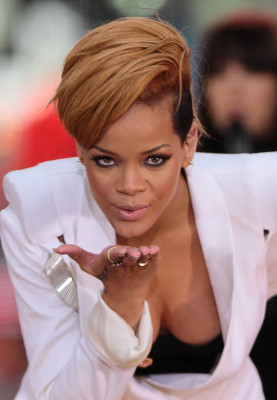 photo 9 in Rihanna gallery [id213800] 2009-11-30 00:00:00