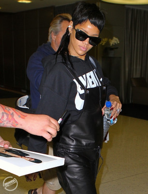 photo 18 in Rihanna gallery [id666246] 2013-09-28 00:00:00