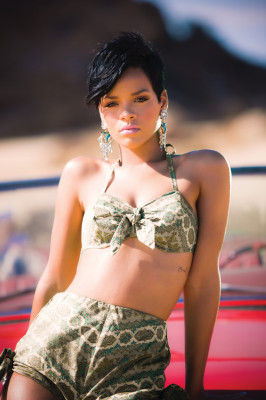 photo 19 in Rihanna gallery [id467598] 2012-02-20 00:00:00