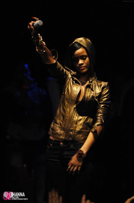 Rihanna pic #131705
