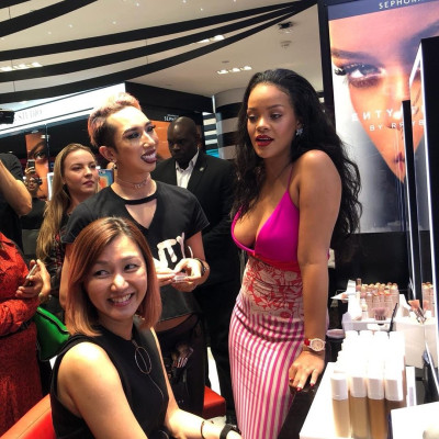 Rihanna - Fenty Beauty Tour in Singapore 10/01/2018