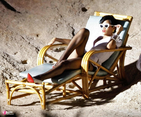 photo 24 in Rihanna gallery [id114200] 2008-10-27 00:00:00