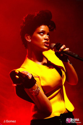 photo 15 in Rihanna gallery [id125289] 2009-01-05 00:00:00
