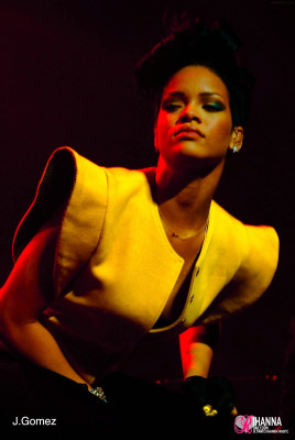 photo 16 in Rihanna gallery [id125288] 2009-01-05 00:00:00