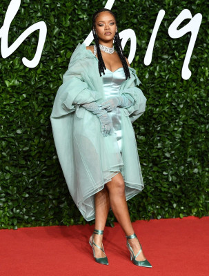 Rihanna - British Fashion Awards in London 12/02/2019