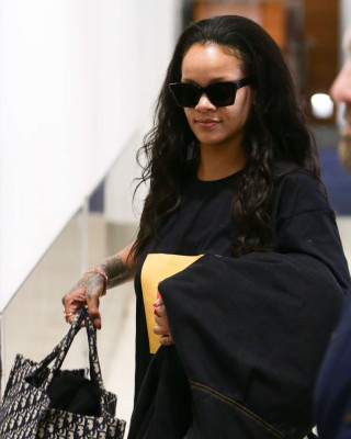 Rihanna - Airport in Sydney 10/02/2018