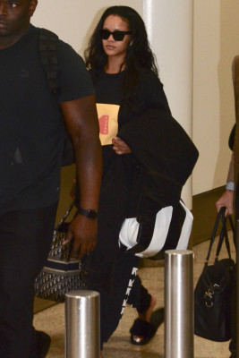 Rihanna - Airport in Sydney 10/02/2018