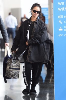 Rihanna - JFK Airport in New York 05/04/2018