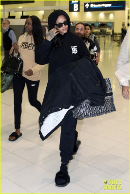 Rihanna - Airport in Sydney 10/04/2018