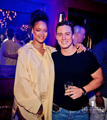photo 16 in Rihanna gallery [id1023162] 2017-12-18 00:00:00