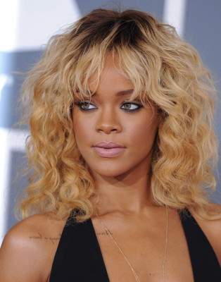 photo 4 in Rihanna gallery [id465019] 2012-02-16 00:00:00