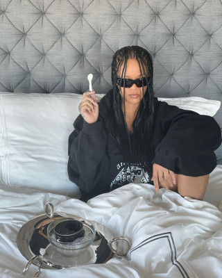 Rihanna - 08/10/2021