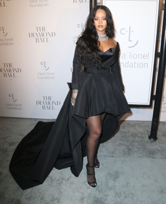Rihanna – Her Clara Lionel Foundation Diamond Ball in NY