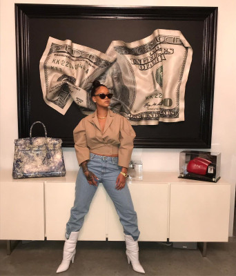 Rihanna - Out and About in New York 10/12/2017