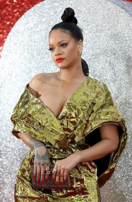 Rihanna - Oceans 8 European Premiere in London 06/13/2018