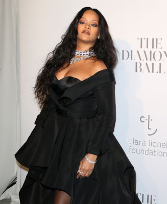 Rihanna – Her Clara Lionel Foundation Diamond Ball in NY