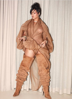 Rihanna - Coachella 04/14/2018
