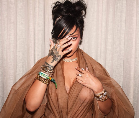 Rihanna - Coachella 04/14/2018