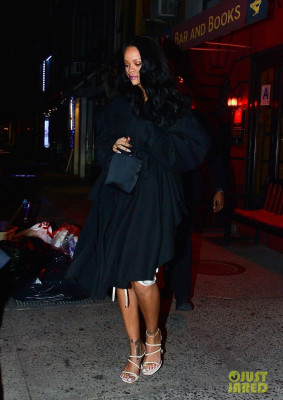Rihanna - Bar and Books in NY 04/15/2019