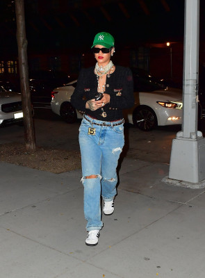 Rihanna - Whole Foods in New York 08/15/2021