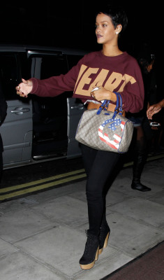 photo 8 in Rihanna gallery [id557960] 2012-09-11 00:00:00