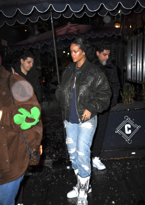 Rihanna - Carbone Restaurant in New York 01/16/2022
