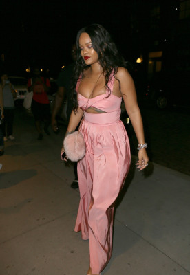 photo 23 in Rihanna gallery [id997371] 2017-09-23 00:00:00