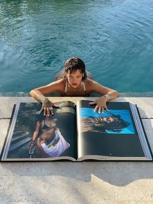 Rihanna - Rihanna Book 02/17/2021