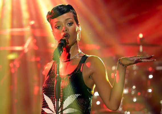 photo 12 in Rihanna gallery [id584595] 2012-11-22 00:00:00