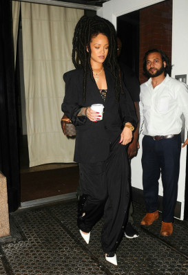 photo 5 in Rihanna gallery [id918560] 2016-10-23 00:00:00