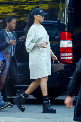 photo 29 in Rihanna gallery [id921520] 2016-11-06 00:00:00