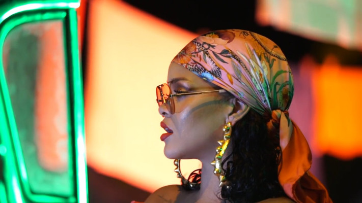 Rihanna - Music Video &#039;Wild Thoughts&#039; (2017)