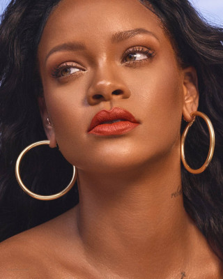 Rihanna - Fenty Beauty MATTEMOISELLE Promo (2017)