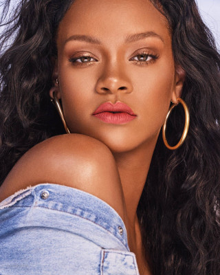 Rihanna - Fenty Beauty MATTEMOISELLE Promo (2017)