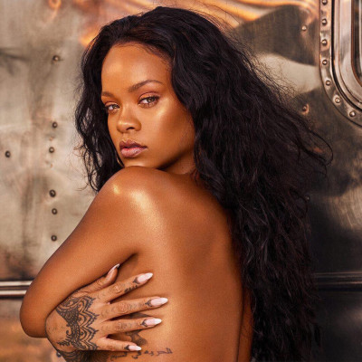 Rihanna - Fenty Beauty Mattemoiselle (2017) 