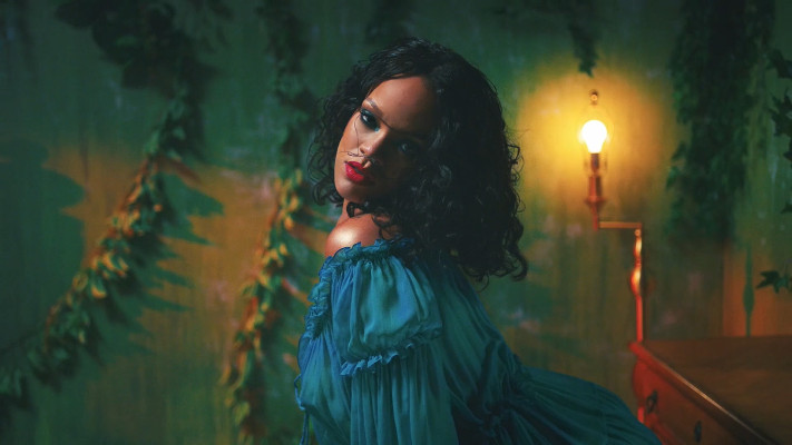Rihanna - Music Video 