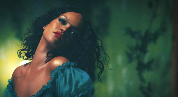 Rihanna - Music Video Wild Thoughts
