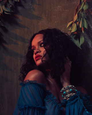 Rihanna - Music Video 