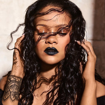 Rihanna - Fenty Beauty Mattemoiselle (2018)
